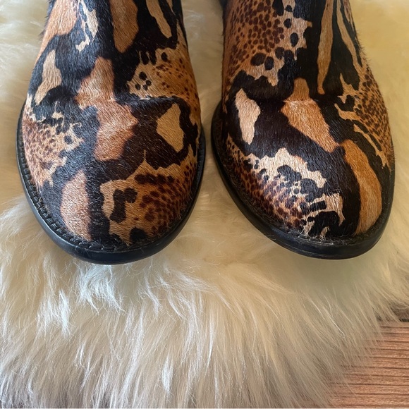 Donald J Pliner🖤Dyla Leopard-Print Calf Hair Booties - Picture 7 of 10